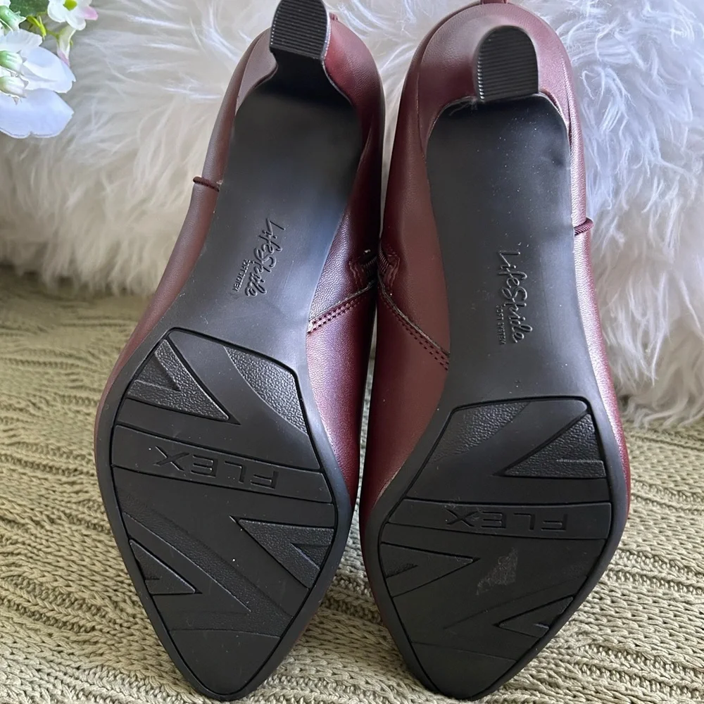 Life Stride Women's Burgundy Ankle Booties